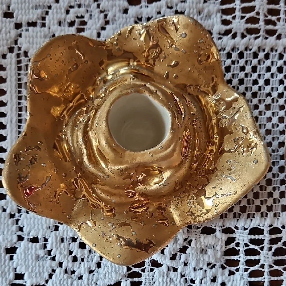 Gorgeous 1940s 22K Gold Rose Shaped 